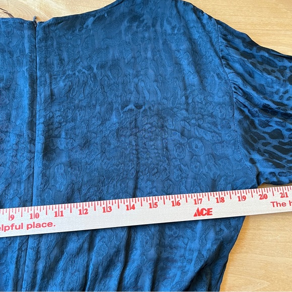 ❤️SOLD❤️ ZARA DRESS VISCOSE DARK TEAL ANIMAL PRINT FIT & FLARE FLOWY SZ MED - Picture 5 of 12